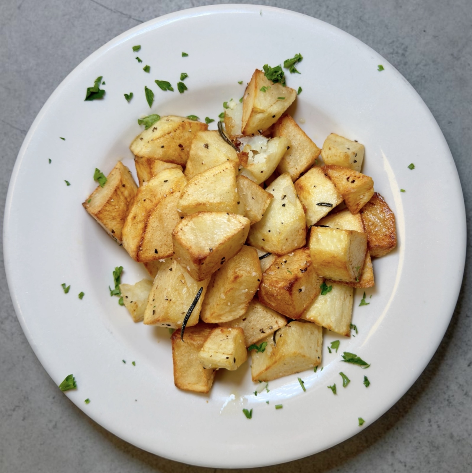 Roasted potatoes with rosemary side dish